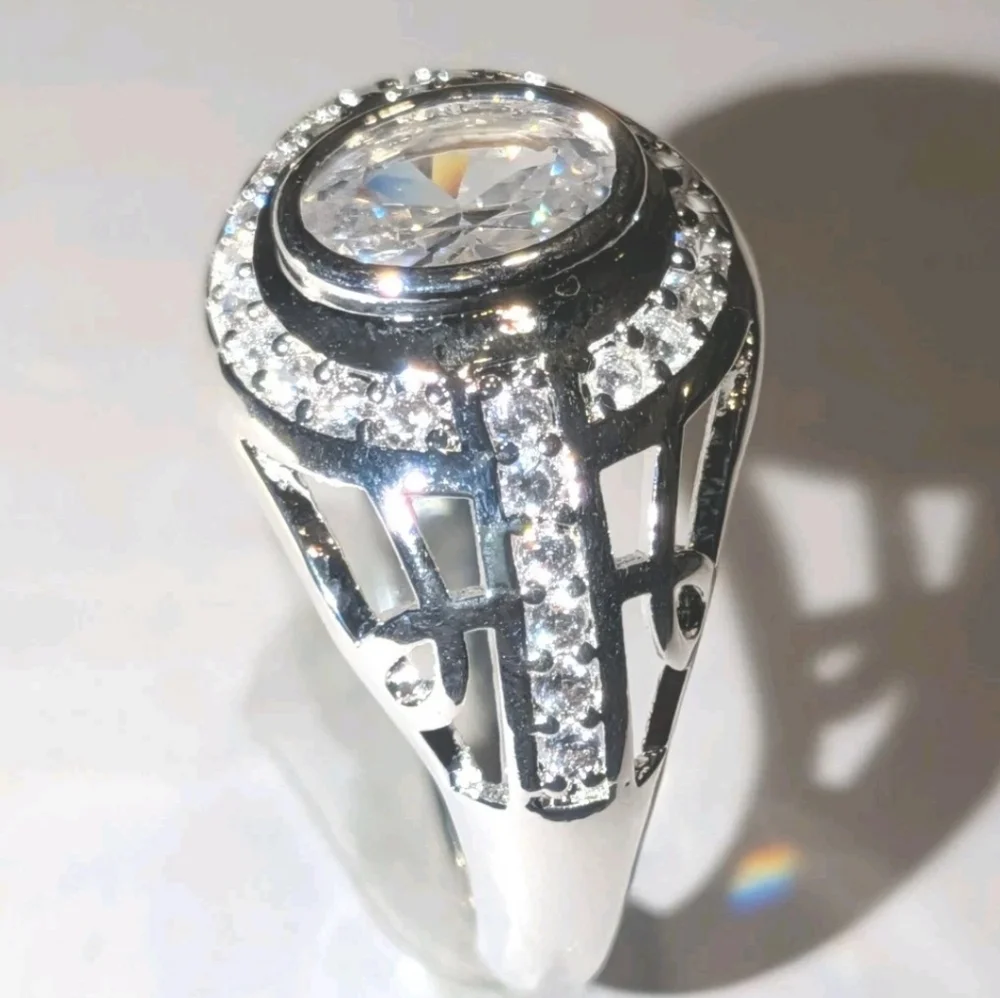 High Quality Sophisticated Men's 925 Silver Ring with Halo Centerpiece Sz 9